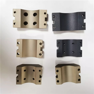 Plaque de montage en aluminium usinée CNC sur mesure, anodisée noire, avec plusieurs trous de fixation pour équipement de machine d'automatisation - Product Image 5