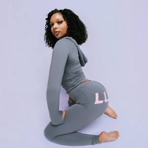 Completo Sportivo Autunno/<span class=keywords><strong>Inverno</strong></span> per <span class=keywords><strong>Donna</strong></span>, Top Corto e Leggings Aderenti con Logo Personalizzato, Alta Elasticità, OEM - Product Image 2