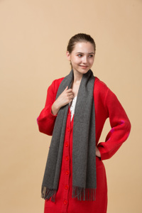 Écharpe longue de luxe en laine pour femme, idéale printemps-automne, châle de protection du cou, fine, douce et agréable au toucher - Product Image 4