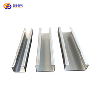 Structure de montage au sol pour panneaux solaires en alliage d'aluminium industriel avec rail solaire et abri pour véhicules