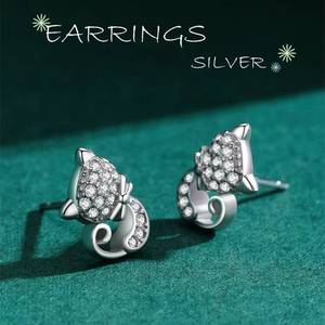 Boucles d'oreilles clous pour femmes, style Ins, en argent 925 plaqué rhodium, avec zircon, motif chat mignon, bijoux exquis, vente en gros - Product Image 5