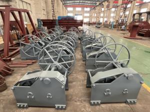 Verricello manuale 1-10T con design del cambio capacità del tamburo di 300m - Product Image 4