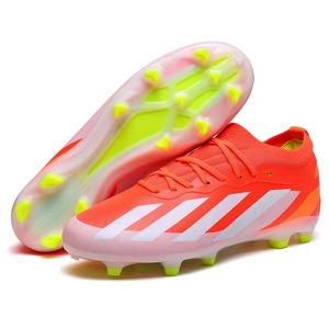 Botas de fútbol FG/TF al por mayor OEM/ODM para adultos y jóvenes, con opciones antideslizantes, ligeras y transpirables de tejido. - Product Image 2