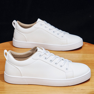 Nouvelles baskets blanches printanières - chaussures polyvalentes pour hommes pour toutes les occasions. Chaussures tendance pour le travail et les occasions décontractées. - Product Image 3