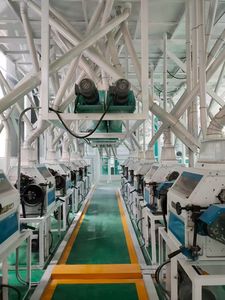 เครื่องบดแป้งอัตโนมัติเต็มรูปแบบสำหรับธุรกิจ ขนาด 4-5 ตัน/วัน ราคา FOB 3500 ดอลลาร์สหรัฐฯ สำหรับบดแป้งสาลี ข้าวโพด ข้าว และแป้งข้าวเจ้า - Product Image 5