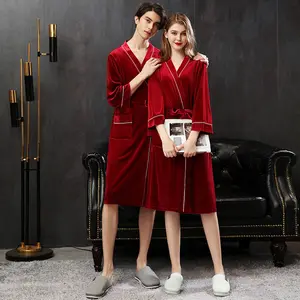 Yüksek kaliteli ev katı toptan özel Logo Spa sıcak satış yetişkinler kadife Kimono yaka lüks bornoz otel Robe Unisex elbiseler