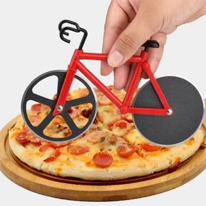 مخزون متاح من أدوات تقطيع البيتزا للمطبخ والخبز بعجلتين غير لاصقة - Product Image 3