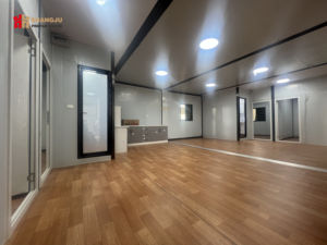 Personnalisable 4x4 RV <span class=keywords><strong>Camping</strong></span>-<span class=keywords><strong>car</strong></span> Petite Maison sur Roues Maison Préfabriquée avec Intérieurs Mobiles des États-Unis <span class=keywords><strong>pour</strong></span> Hôtels - Product Image 4