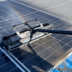 SUNNOVA N1 Asta Telescopica 10m, Strumento di Pulizia Fotovoltaica ad Alta Potenza 240W, per Pannelli Solari in Fibra di Carbonio, Larghezza 65cm, Uso a Secco/Con Acqua, 24V/28Ah - Product Image 4