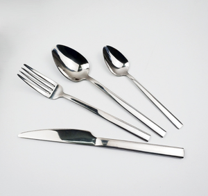 DFU0169 Ensemble de quatre couverts en acier inoxydable épaissi : couteaux, fourchettes, cuillères, cuillères à dessert, cuillères à café, forme carrée - Product Image 6