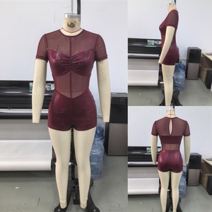 J5387 <span class=keywords><strong>Combinaison</strong></span> tendance pour <span class=keywords><strong>femme</strong></span> 2026, style streetwear, à manches courtes, en similicuir et maille transparente, une pièce - Product Image 4