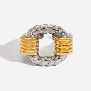 Anillo de Acero Inoxidable Chapado en Oro de 18K con Diseño Geométrico de Dos Tonos, Joyería Unisex para Regalo - Product Image 1