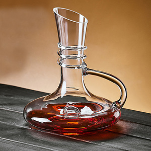 Élégante <span class=keywords><strong>carafe</strong></span> à <span class=keywords><strong>vin</strong></span> <span class=keywords><strong>en</strong></span> <span class=keywords><strong>verre</strong></span> transparent <span class=keywords><strong>en</strong></span> <span class=keywords><strong>forme</strong></span> <span class=keywords><strong>de</strong></span> U, sans plomb, fabriquée à la main, <span class=keywords><strong>carafe</strong></span> à bouteille <span class=keywords><strong>de</strong></span> 2000ml avec accessoires pour bar à la maison - Product Image 1