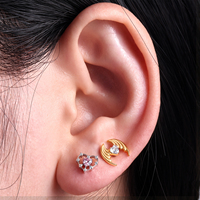 Anting-anting tusuk titanium ASTM F136 bentuk kupu-kupu dengan zircon warna mint, flatback, perhiasan tindik tubuh, emas 18K
