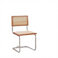 Chaise de salle à manger en bois massif et rotin naturel, design moderne très populaire, idéale pour les restaurants et cafés