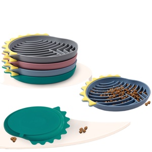 Tapis de léchage pour chien et chat en silicone écologique en forme de monstre mignon, antidérapant, avec ventouse, anti-renversement, pour l'alimentation lente, pour l'extérieur et les voyages - Product Image 3