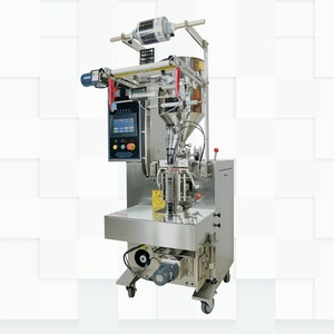 Machine de remplissage de sachets à piston avec remplissage de particules pour purée de viande, pâté, morceaux d'aliments humides pour animaux de compagnie dans une sauce - Product Image 1