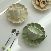 Fabricant d'équipement d'origine Ensemble de tasses et soucoupes en céramique de couleur et de motifs floraux personnalisables pour café et décoration intérieure Vente en gros en vrac