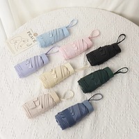 Parapluie de soleil portable mini léger anti-UV 6K à 6 plis à commande manuelle pour l'extérieur et les voyages (vente en gros)