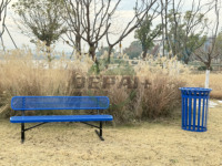Bancs rustiques publics en acier élargi bon marché banquette commerciale de parc extérieur chaise de banc en métal de loisirs de patio de jardin extérieur