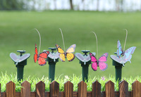 Lampe solaire LED de jardin, papillon flottant, source RGB avec simulation rotative, corps en verre durable, IP65, fonctionne sur batterie, pour utilisation en extérieur