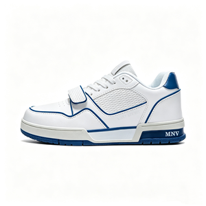 Chaussures de skate unisexes de style européen, baskets décontractées à tige basse avec logo personnalisé, dessus en cuir véritable et empeigne en mesh. - Product Image 3