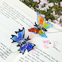 Ornements suspendus en verre en forme de papillon, mignons et colorés, mini décoration pour la maison, le salon et le bureau