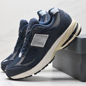 Factory wholesale of luxury brand sports <b>shoes</b> in stock. Breathable and anti-slip. Fashionable and casual <b>shoes</b> for men. - Product Image 1
