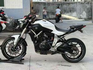 Motocicleta Usada de Calle, <span class=keywords><strong>Yamaha</strong></span> <span class=keywords><strong>MT</strong></span>-<span class=keywords><strong>07</strong></span>, 689cc, Bicilíndrica en Paralelo, Refrigerada por Agua, Estilo Clásico Naked - Product Image 4