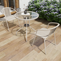 Table à manger élégante et compacte en bois et moderne Chaises uniques pour café, restaurant, hôtel, centre commercial, bon prix sur un nouveau produit