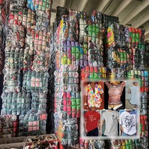 Abbigliamento Usato di Marca a Basso Prezzo, Vendita all'Ingrosso, Balle di Vestiti di Seconda Mano, T-shirt Sportive di Marca Usate - Product Image 5