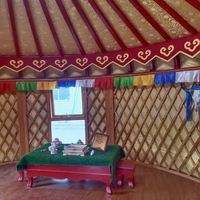 Grande tente spatiale Yourte en bois massif pur avec salle de bain Resorts Luxury For Glamping Safari Tent