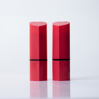2024 oem luxe promotionnel mignon coeur forme rouge logo personnalisé bas prix le plus vendu vide baume à lèvres bâton tubes conteneurs d'emballage