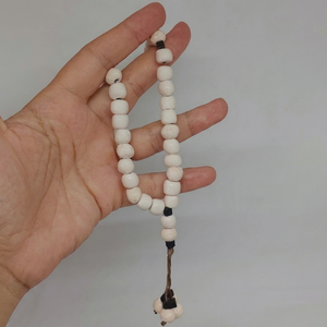 ลูกประคำอิสลามทำมือจากกระดูกควายขัดเงา 33 เม็ด เป็นมิตรกับสิ่งแวดล้อม วัสดุออร์แกนิกคุณภาพสูง งานฝีมือศิลปะอินเดีย - Product Image 1