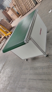 Máquina de Coser Industrial RONMACK RM-902 con Mesa de Banda Transportadora Sincrónica, Puntada Recta, Computarizada, Nueva, para Uso Doméstico - Product Image 2