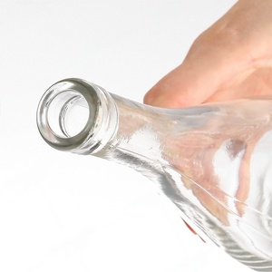Bán Buôn 700Ml Sang Trọng Trong Suốt Rỗng Chai Thủy Tinh Sang Trọng Nút Chai Niêm Phong Cho <span class=keywords><strong>Vodka</strong></span> Gin Tinh Thần Trắng Cho Quần Áo Thương Hiệu - Product Image 3
