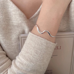 Fan zhiqiao กำไล S925สไตล์เกาหลี, กำไลข้อมือโมเบียสเงินสเตอร์ลิงดีไซน์เรียบง่ายบิดเปิดได้ง่ายชุบโรเดียม - Product Image 4