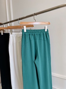 Pantalones de mujer de rizo francés de alta calidad baratos al por mayor personalizados pantalones de chándal sueltos para correr de niña - Product Image 6