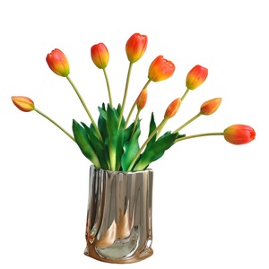 Bouquet de tulipes artificielles Muyu Chronicles, fleurs décoratives de mariage faites à la main en caoutchouc souple - Product Image 5