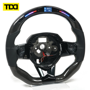 Volant en fibre de carbone TDD LED avec revêtement décoratif noir piano adapté à la Lamborghini Urus personnalisée - Product Image 2