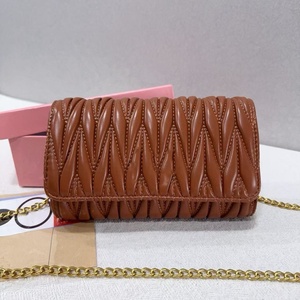 <span class=keywords><strong>กระเป๋า</strong></span>ถือสะพายไหล่ผู้หญิงหนัง PU <span class=keywords><strong>สี</strong></span>สันสดใสสำหรับงานควิลท์  <span class=keywords><strong>กระเป๋า</strong></span>ถือผู้หญิงและกระเป๋าสตางค์แบบโซ่ ขายส่ง - Product Image 4