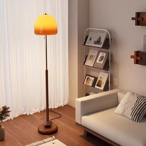 Lampadaire classique de style champignon avec LED au design médiéval moderne du Bauhaus pour chambre ou salon de fille - Product Image 3