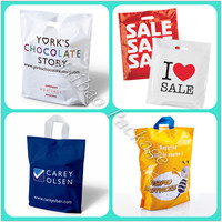 Sacs de courses en plastique personnalisés avec logo, sacs en plastique découpés à la forme en HDPE/LDPE, sacs d'emballage en plastique, sacs de transport pour le shopping