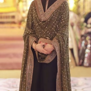 Robe longue élégante en mousseline de soie à imprimé floral, style A-line, avec broderie lourde, pour les fêtes et les mariages - Product Image 3