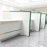 Comptoir de service public moderne et personnalisé en MDF, éco-responsable et durable, pour banque, hall financier et réception