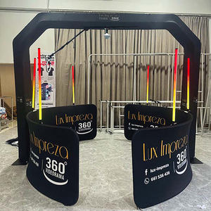 บูธถ่ายภาพ 360 องศาแบบแขวนลอย Iphone Sky Top Spinner 360 Photo Booth Glass Station - Product Image 1