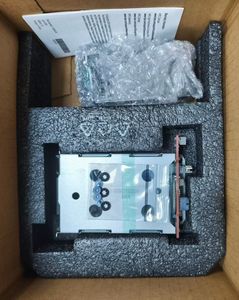 Kit de apilamiento de discos duros HPE P48811-B21 2SFF U.3 para servidor ProLiant DL380 Gen11, con función de conexión en caliente, para discos duros SFF de 2.5 pulgadas. - Product Image 1