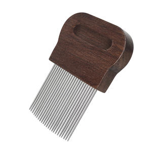 Peigne démêlant universel en bois <span class=keywords><strong>de</strong></span> <span class=keywords><strong>noyer</strong></span> pour animaux <span class=keywords><strong>de</strong></span> compagnie, à dents longues, pour chiens et chats, professionnel pour le toilettage et le nettoyage des animaux transfrontalier - Product Image 5