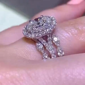 Anello di Lusso F939 con Diamante Naturale Taglio Brillante Rotondo, Colore G, Diamante Bianco Stile Halo per Fidanzamento Femminile - Product Image 4