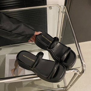 Nouvelles pantoufles tendance 2025 à semelle épaisse, grande taille, coupe droite, motif pour femme, idéales pour l'été décontracté - Product Image 5
